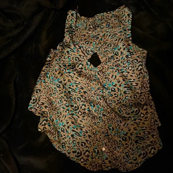 Turquoise leopard silk open back shirt - Picture 1 of 2